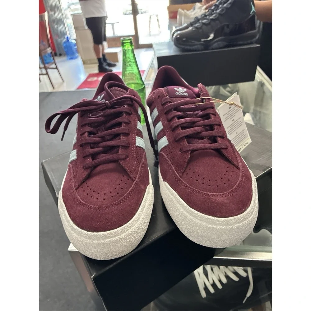 adidas Originals NORA Mens Shoes HQ4698 Maroon Clear Sky White Size 11